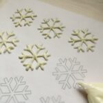 Snowflake Cupcakes With Free Printable Snowflake Template